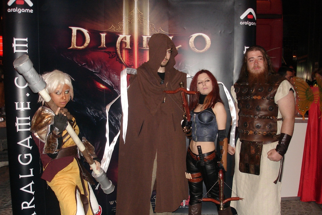 cosplay at Istanbul launch event