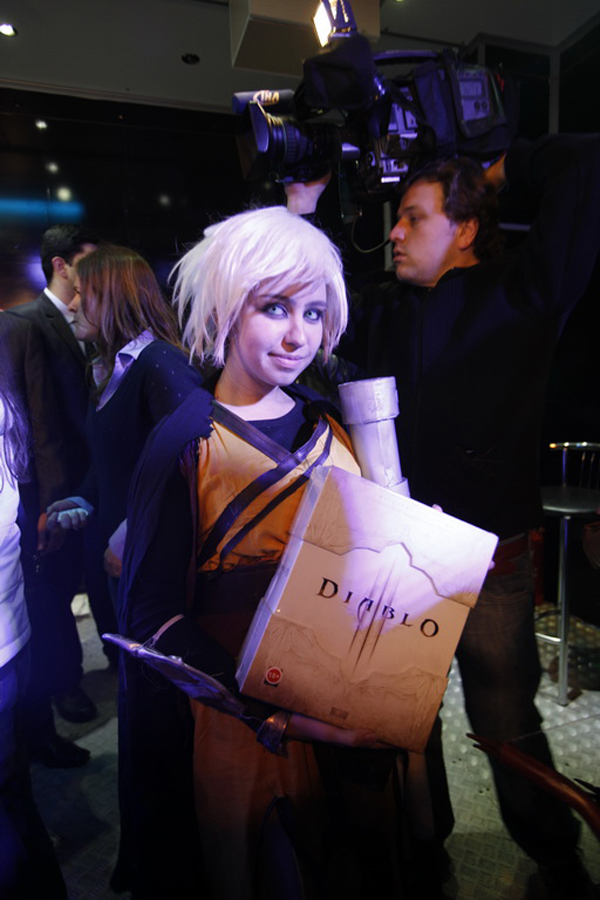 cosplay at Istanbul launch event