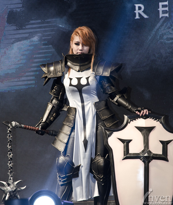 Reaper of Souls launch event cosplay from Korea